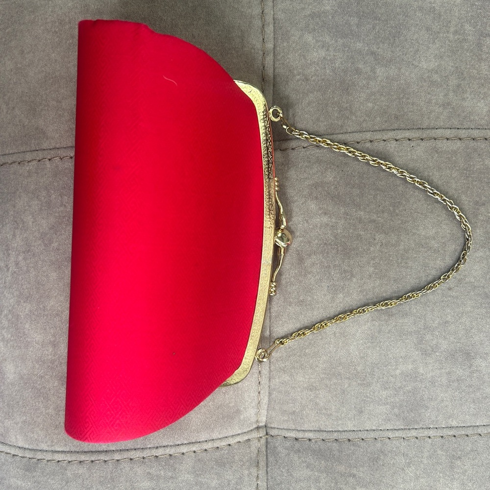 Retro/Vintage Red Clutch with Gold Chain
